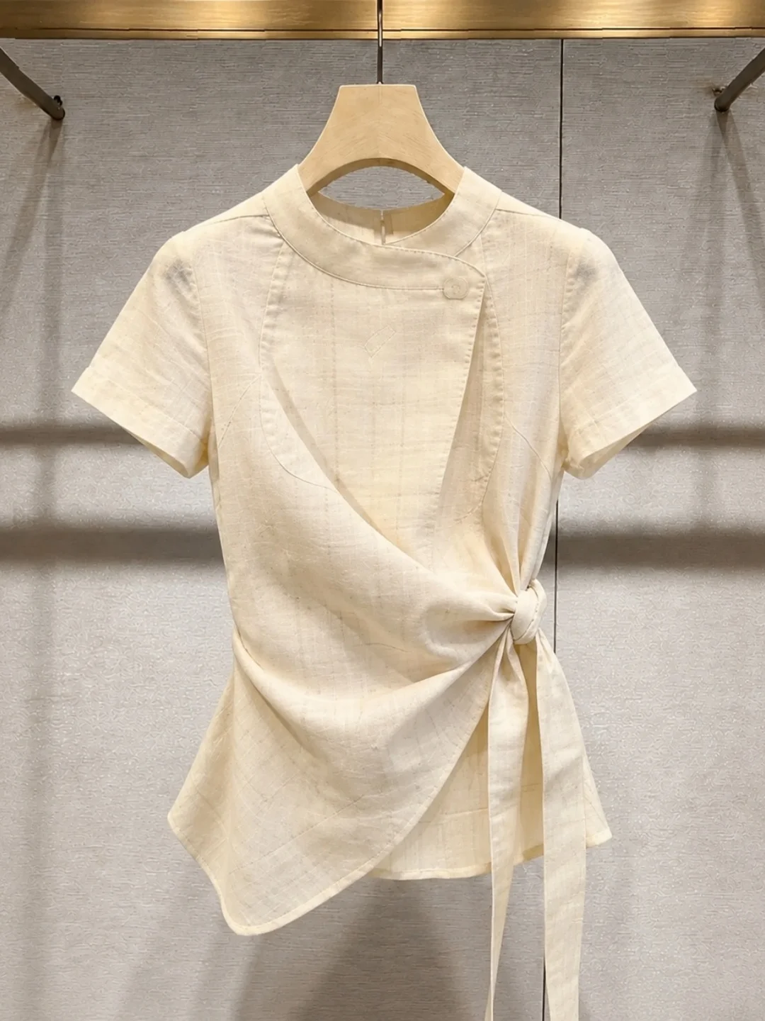 Chic Trendy Short Sleeve T-Shirt with Belt round Neck Soft Women's Fashion Top Korean Style Summer Gentle Wind Flower Cardie
Chic Trendy Short Sleeve T-Shirt with Belt round Neck Soft Women's Fashion Top Korean Style Summer Gentle Wind Flower Cardie
