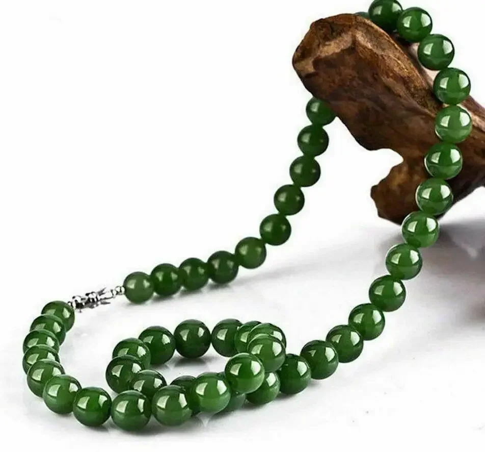 Beautiful handmade 10mm jadeite round gem Beaded Necklace 18“
Beautiful handmade 10mm jadeite round gem Beaded Necklace 18“