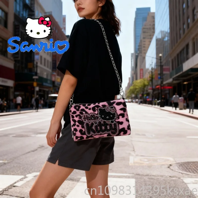 Hello Kitty Crossbody Purse Handbag Women Leopard Print Versatile Casual Cute Cartoon Sparkly Chain Luxury Daily Use Party
Hello Kitty Crossbody Purse Handbag Women Leopard Print Versatile Casual Cute Cartoon Sparkly Chain Luxury Daily Use Party