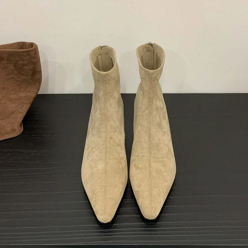 Eilyken/Новый дизайн, женские ботильоны с леопардовым принтом, модные туфли на молнии с острым носком и квадратным носком, осень-зима, Botas Mujer
Eilyken/Новый дизайн, женские ботильоны с леопардовым принтом, модные туфли на молнии с острым носком и квадратным носком, осень-зима, Botas Mujer