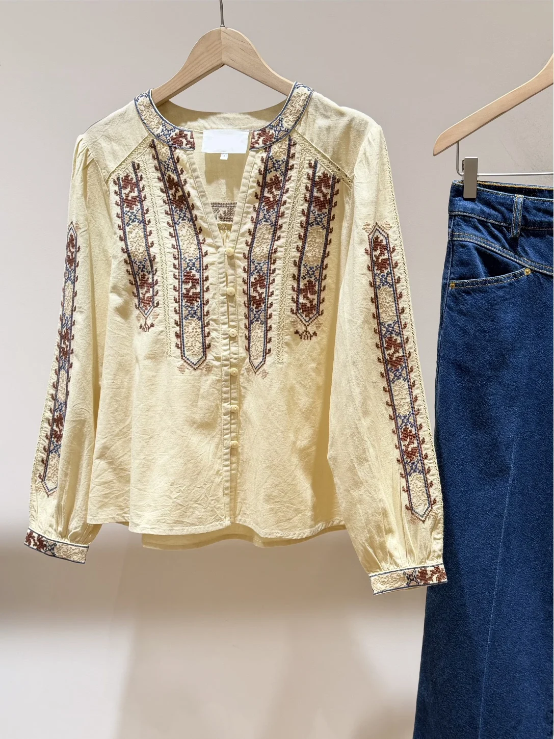 Heavy Embroidery Cross Stitch round Neck Bubble Sleeve Shirt Spring Summer Ethnic Style Women's Cotton Casual Fashion Shirt
Heavy Embroidery Cross Stitch round Neck Bubble Sleeve Shirt Spring Summer Ethnic Style Women's Cotton Casual Fashion Shirt