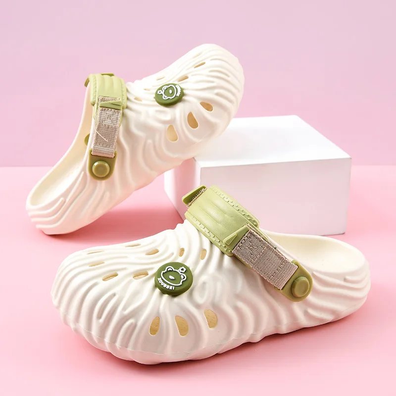 Summer new men's and women's EVA light fashion hole shoes outdoor non-slip garden shoes comfortable casual home shoes couple
Summer new men's and women's EVA light fashion hole shoes outdoor non-slip garden shoes comfortable casual home shoes couple