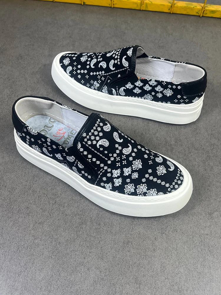 Мужские дышащие кеды из канваса, летние, новые, низкие, без шнурков, повседневная обувь, удобные, с круглым носком, на плоской подошве, кроссовки
Мужские дышащие кеды из канваса, летние, новые, низкие, без шнурков, повседневная обувь, удобные, с круглым носком, на плоской подошве, кроссовки