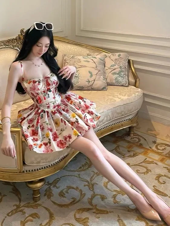Sweet Floral Print Fishbone Strapless A-Line Short Dress Women's Slimming Puffy Skirt Vintage Style Summer Casual Dress
Sweet Floral Print Fishbone Strapless A-Line Short Dress Women's Slimming Puffy Skirt Vintage Style Summer Casual Dress