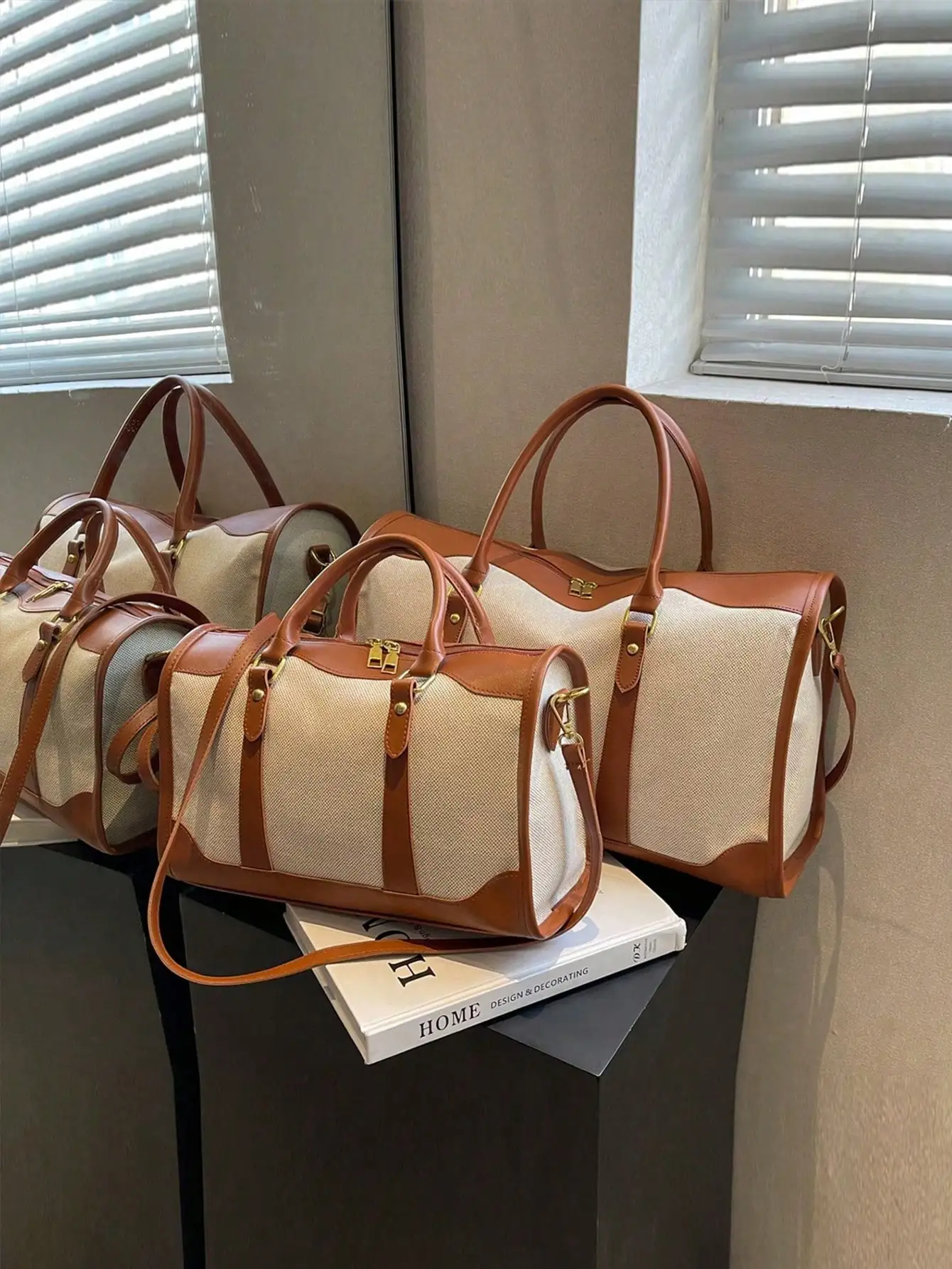 1pc Canvas Contrast Color Patchwork Fashion Duffle Bag,UnisexTravel Luggage,SuitableForOvernightS Tay, Commuting,Short-Distance Travel(Small Size Fo R Commuting,Large Size For Short-Trip) Bag For School School Accessories School Stuff
1pc Canvas Contrast Color Patchwork Fashion Duffle Bag,UnisexTravel Luggage,SuitableForOvernightS Tay, Commuting,Short-Distance Travel(Small Size Fo R Commuting,Large Size For Short-Trip) Bag For School School Accessories School Stuff