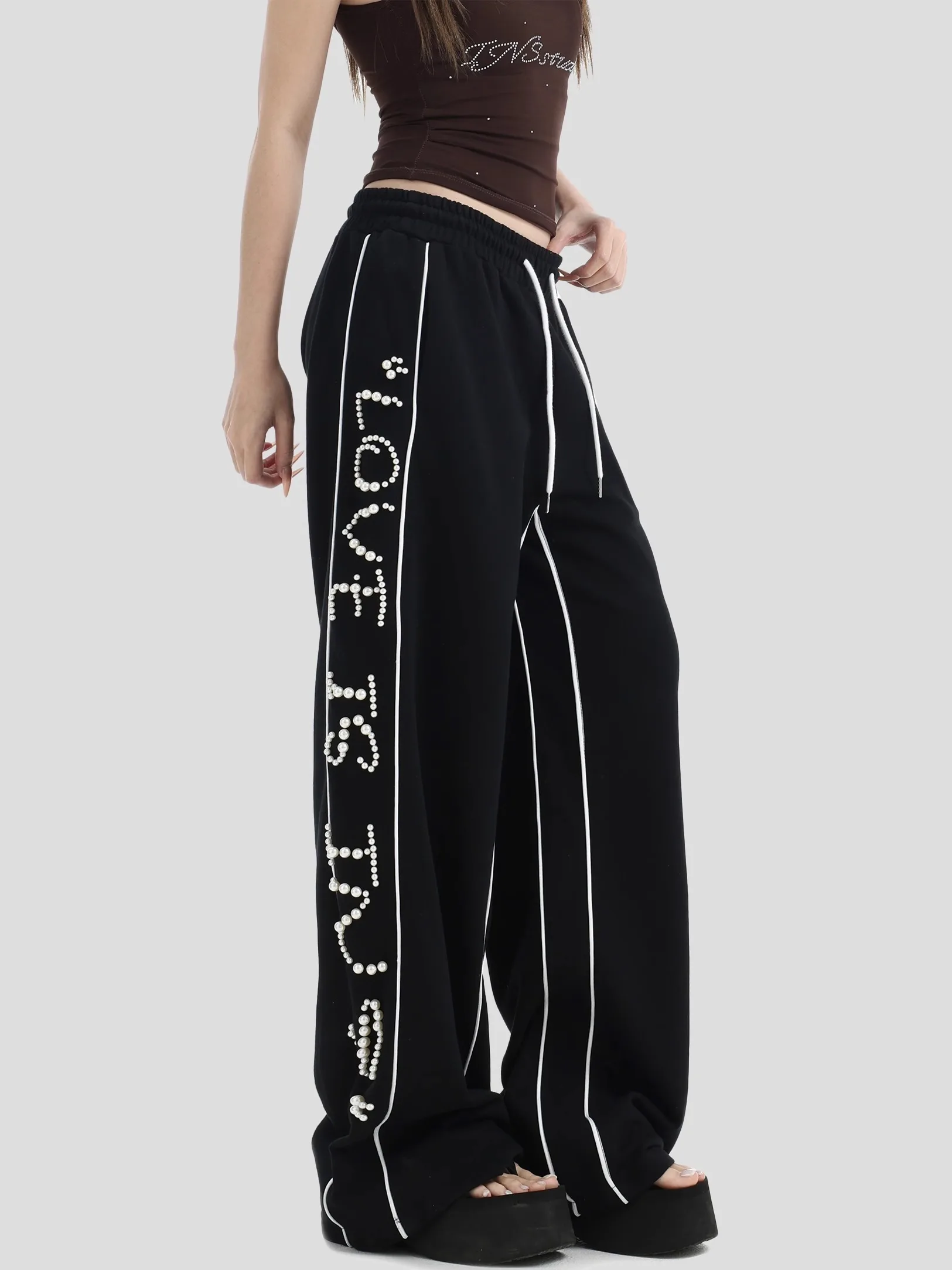 Спортивные брюки RUTO STUDIO в американском стиле, свободные, повседневные, с жемчужным логотипом сбоку, для пар, длинные, удобные, из хлопка, прямого кроя
Спортивные брюки RUTO STUDIO в американском стиле, свободные, повседневные, с жемчужным логотипом сбоку, для пар, длинные, удобные, из хлопка, прямого кроя