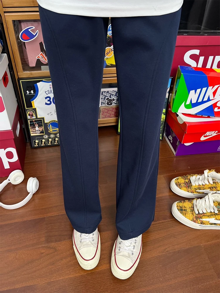 Мужские повседневные брюки American Sle Spor свободного кроя с прямыми штанинами, королевский синий цвет, с диагональными вставками
Мужские повседневные брюки American Sle Spor свободного кроя с прямыми штанинами, королевский синий цвет, с диагональными вставками