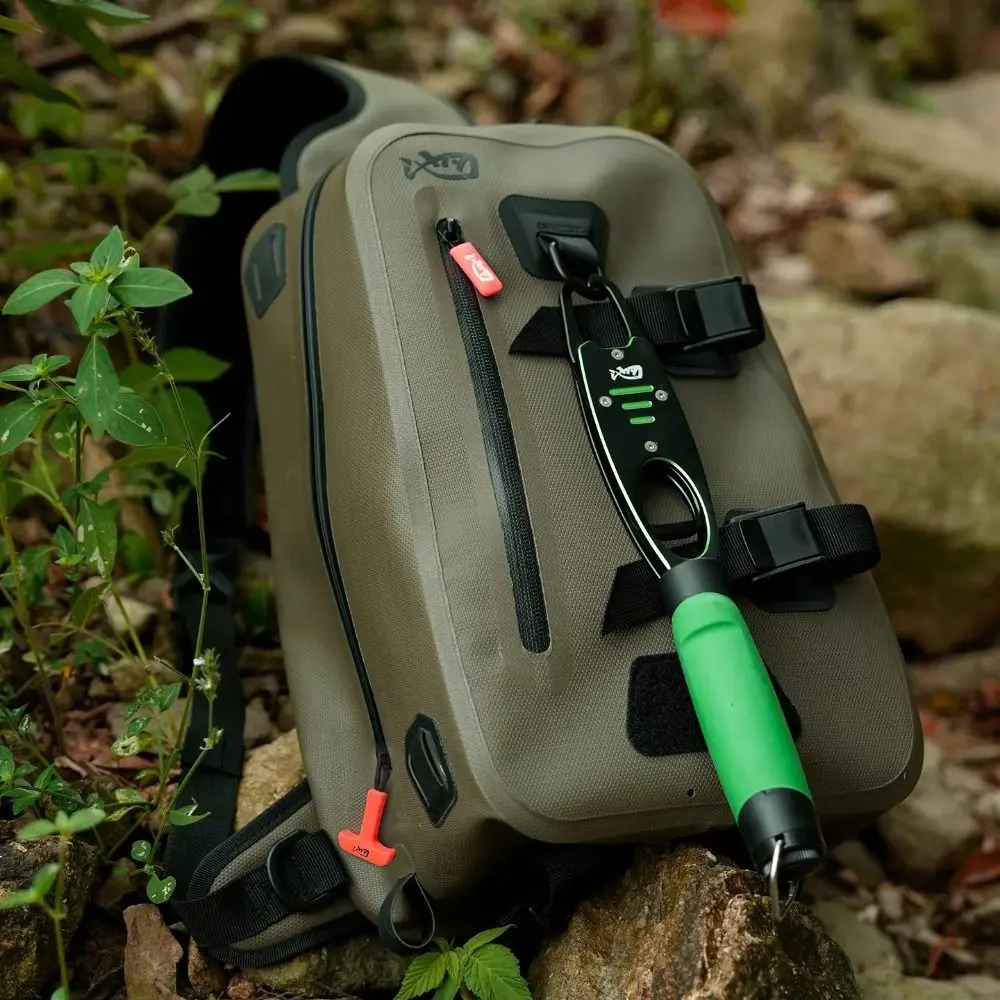 Double-layer TPU Lure Fishing Bags Large Capacity Crossbody Fishing Shoulder Bag Smooth and Flat Waterproof Fishing Tackle Pack
Double-layer TPU Lure Fishing Bags Large Capacity Crossbody Fishing Shoulder Bag Smooth and Flat Waterproof Fishing Tackle Pack