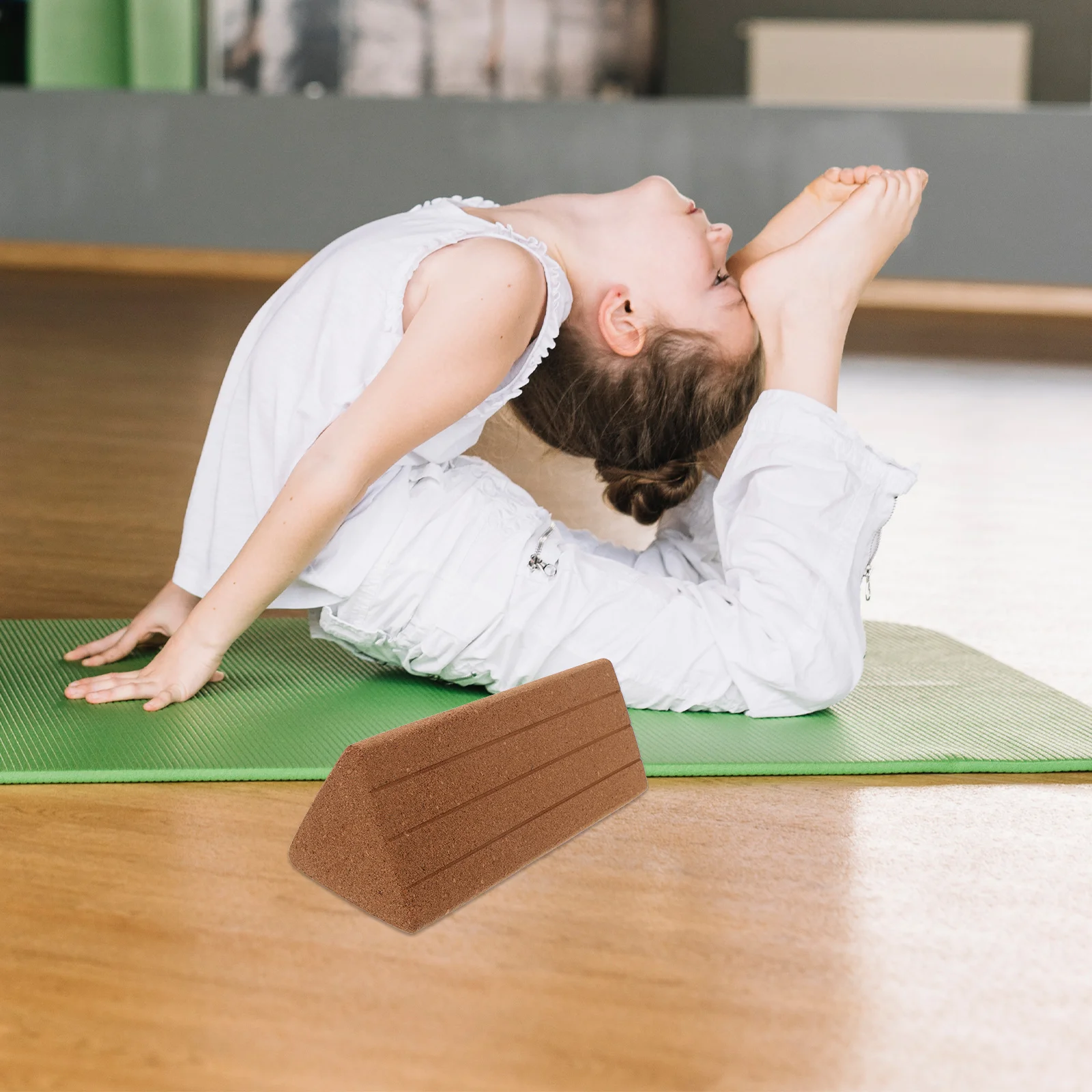 Triangle Cork Yoga Block High-Density Non-Slip Soft Foam Pilates Meditation Fitness Brick for Yoga Beginners Workout Accessories
Triangle Cork Yoga Block High-Density Non-Slip Soft Foam Pilates Meditation Fitness Brick for Yoga Beginners Workout Accessories