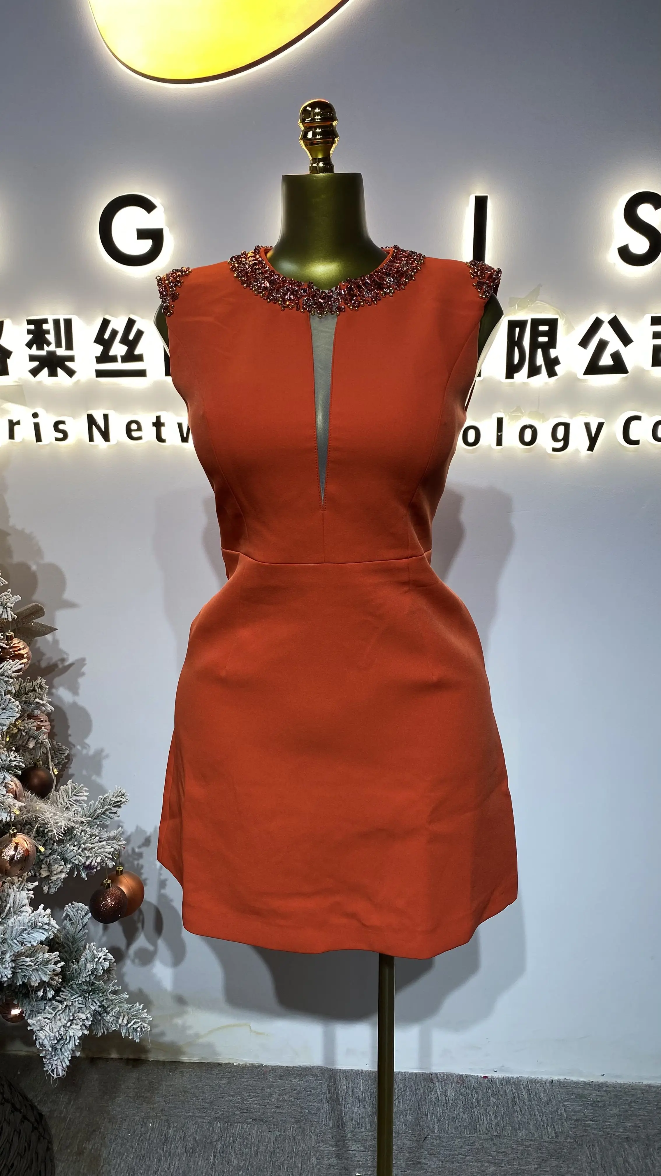 2025 New Fashion Sleeveless Diamond Dress, Elegant and Luxurious Women's Short Evening Gown-GZXX161
2025 New Fashion Sleeveless Diamond Dress, Elegant and Luxurious Women's Short Evening Gown-GZXX161