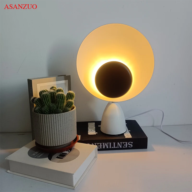 Creative LED table lamp Modern living room bedroom bedside lamp Home decoration study desk lamp Lighting fixtures
Creative LED table lamp Modern living room bedroom bedside lamp Home decoration study desk lamp Lighting fixtures