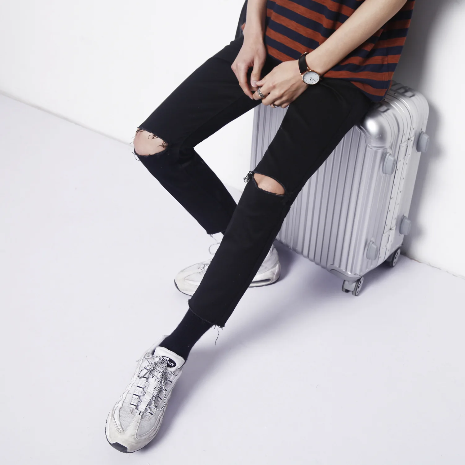Summer Black Denim Hole Pencil Leggings for Men
Summer Black Denim Hole Pencil Leggings for Men