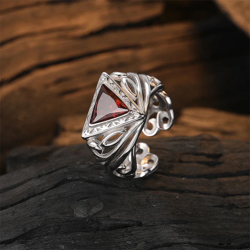 925 Sterling Silver Geometric Triangle Ring for Women Exquisite Red Green Zircon Opening Finger Ring Unique Design Jewelry Gift
925 Sterling Silver Geometric Triangle Ring for Women Exquisite Red Green Zircon Opening Finger Ring Unique Design Jewelry Gift