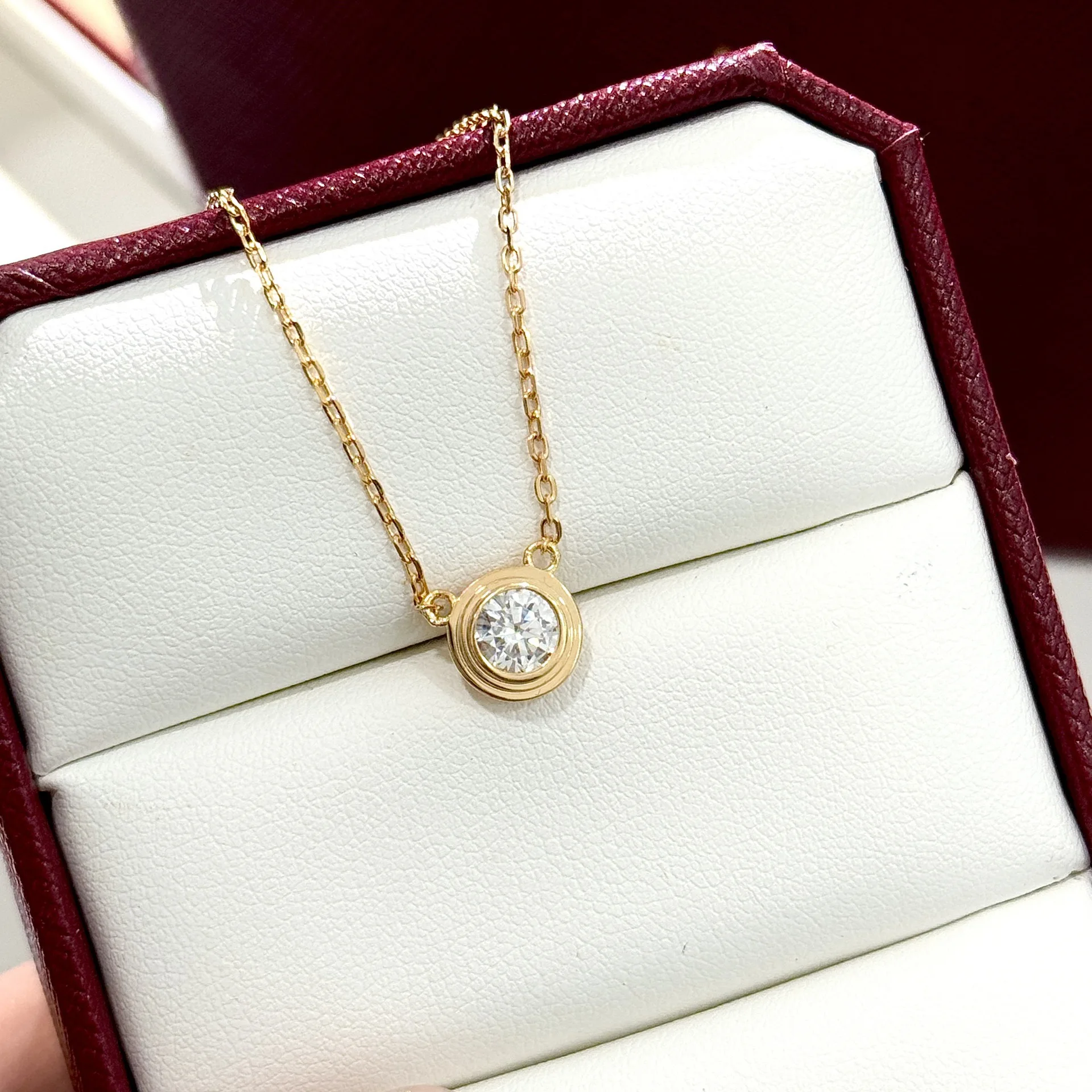 2024 New Trend Retro High Quality Fashion Luxury Jewelry Round Smooth Surface Luxury Necklace Pure 925 Silver Birthday Gift
2024 New Trend Retro High Quality Fashion Luxury Jewelry Round Smooth Surface Luxury Necklace Pure 925 Silver Birthday Gift