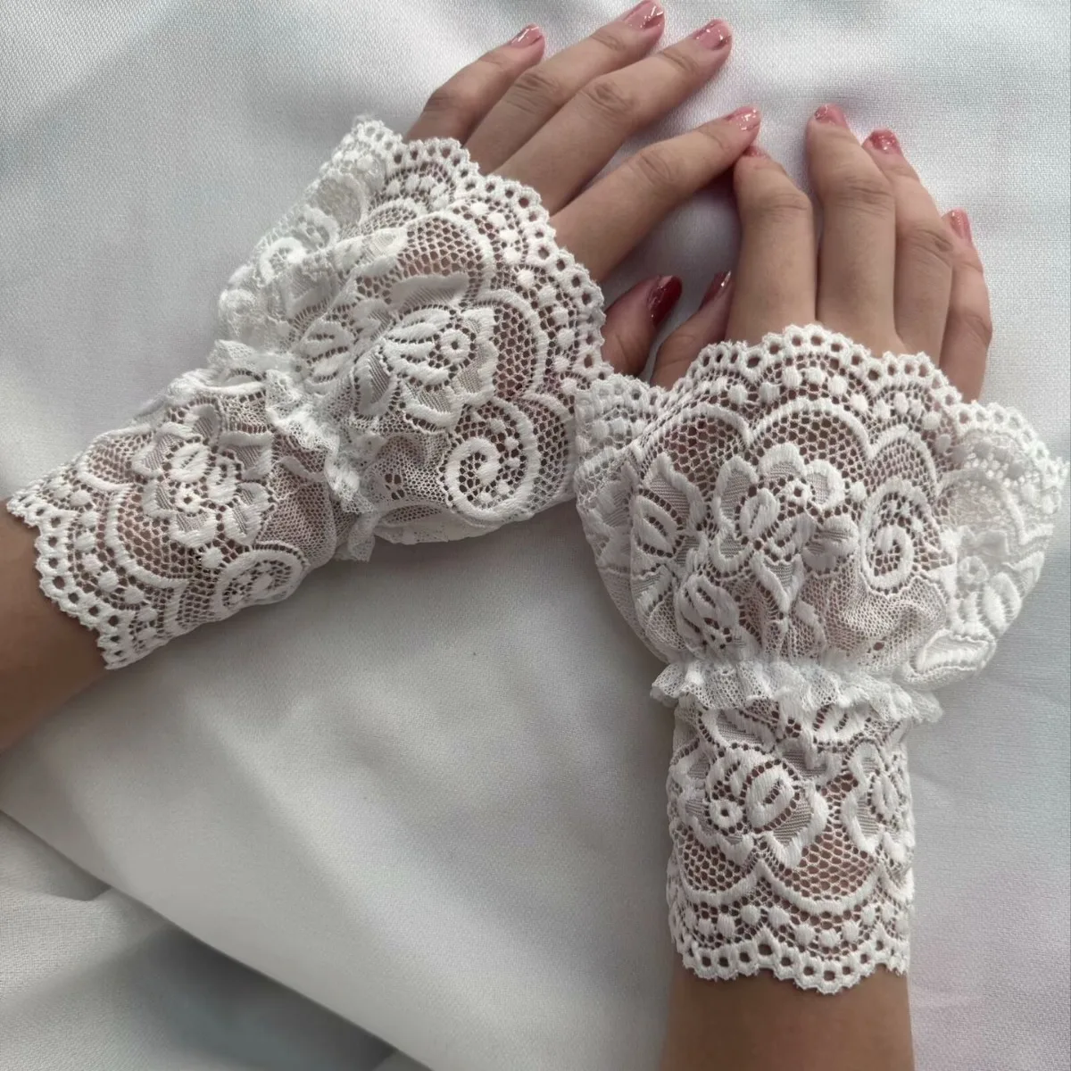 Mesh Lace Fake Sleeve Wrist Cuffs for Daily Wear Lolita Matching Dress Decor Sun Protection Sweet Styling
Mesh Lace Fake Sleeve Wrist Cuffs for Daily Wear Lolita Matching Dress Decor Sun Protection Sweet Styling
