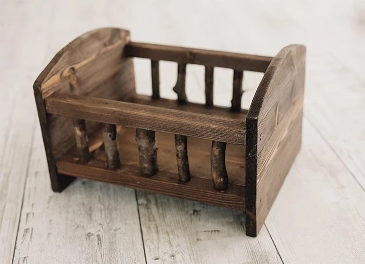 Newborn Photography Furniture Vintage Wooden Posing Bed Crib for Baby Photoshoot Retro Wood Poser Photo Props for Shooting 
Newborn Photography Furniture Vintage Wooden Posing Bed Crib for Baby Photoshoot Retro Wood Poser Photo Props for Shooting