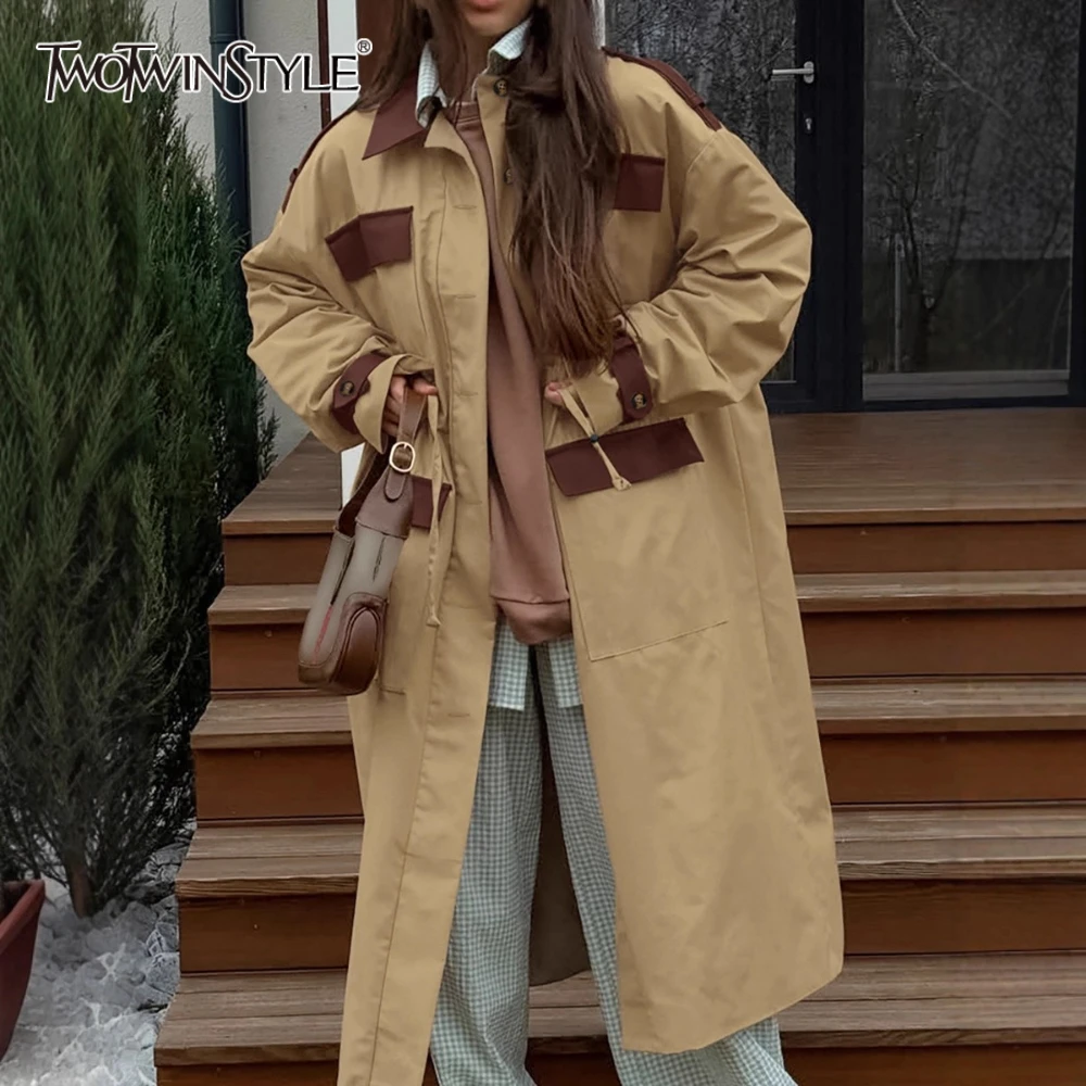 TWOTWINSTYLE британская куртка в стиле ретро для женщин с лацканами и длинными рукавами на шнурке, длинная ветровка хитового цвета, женская осенняя 
TWOTWINSTYLE британская куртка в стиле ретро для женщин с лацканами и длинными рукавами на шнурке, длинная ветровка хитового цвета, женская осенняя