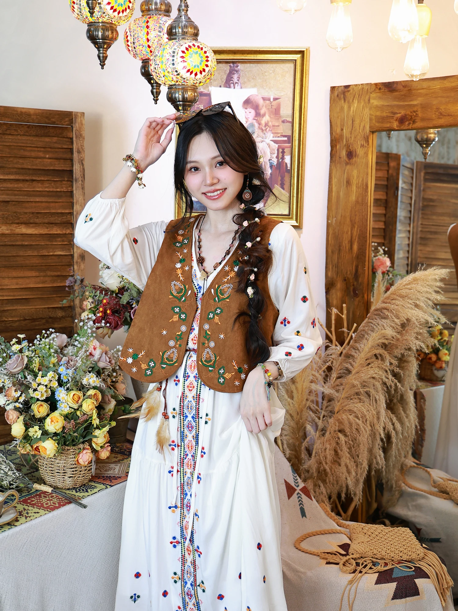 Original Sweet Eighteen Embroidered Bohemian Style Vest Holiday Travel Casual Wear Breathable Short Length Plant Floral Pattern
Original Sweet Eighteen Embroidered Bohemian Style Vest Holiday Travel Casual Wear Breathable Short Length Plant Floral Pattern