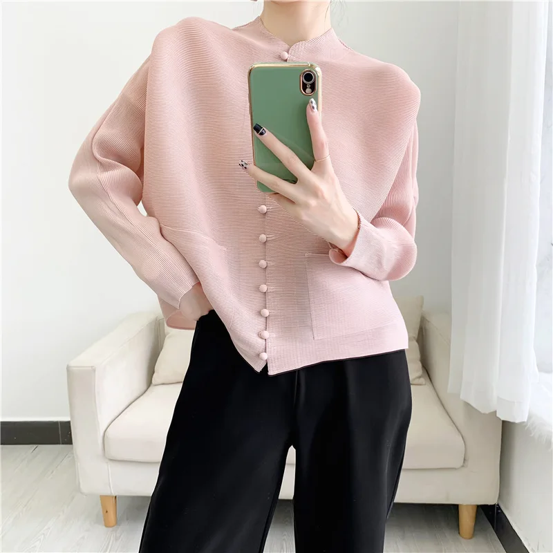 Women's Pleated Button-Down Top, Crinkle Textured Relaxed Fit Shirt, Casual Spring Fall Jacket
Women's Pleated Button-Down Top, Crinkle Textured Relaxed Fit Shirt, Casual Spring Fall Jacket