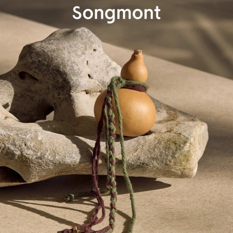 Songmont собирает сумку из тыквы Ци, очаровательные аксессуары, ретро-дизайнерский стиль, новый шарм из тыквы
Songmont собирает сумку из тыквы Ци, очаровательные аксессуары, ретро-дизайнерский стиль, новый шарм из тыквы