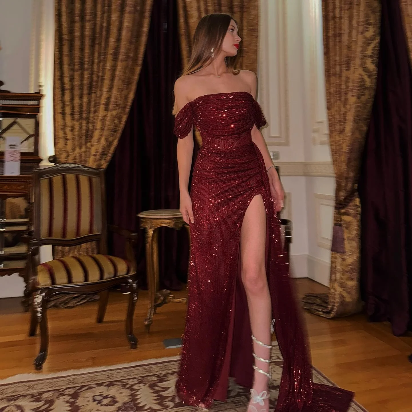 Sequin Burgudy Prom Dresses Off The Shoulder Mermaid Vestidos de Gala for Formal Occasion Shiny Slit Prom Party Gowns Customized
Sequin Burgudy Prom Dresses Off The Shoulder Mermaid Vestidos de Gala for Formal Occasion Shiny Slit Prom Party Gowns Customized