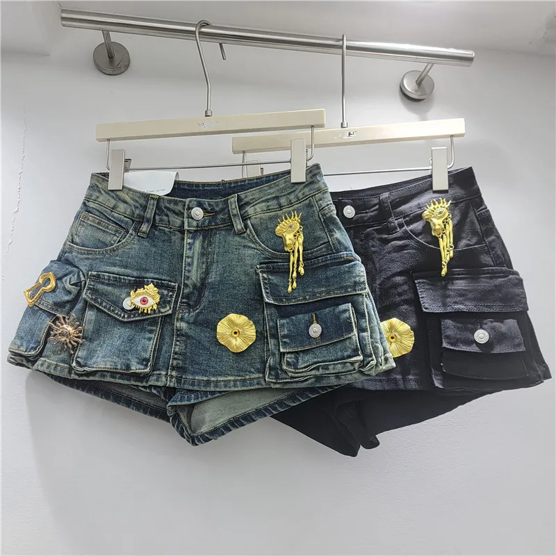 Hot Girl Retro Washed Distressed Metal Buckle Workwear Denim Shorts for Women, Low-waist, Stretchy, Slimming A-line Hot Pants
Hot Girl Retro Washed Distressed Metal Buckle Workwear Denim Shorts for Women, Low-waist, Stretchy, Slimming A-line Hot Pants