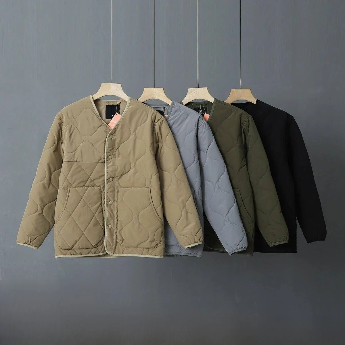 Модная короткая хлопковая куртка унисекс свободного кроя, водоотталкивающая, антистатическая, осенне-зимняя верхняя одежда для пар, молодежная, повседневная
Модная короткая хлопковая куртка унисекс свободного кроя, водоотталкивающая, антистатическая, осенне-зимняя верхняя одежда для пар, молодежная, повседневная