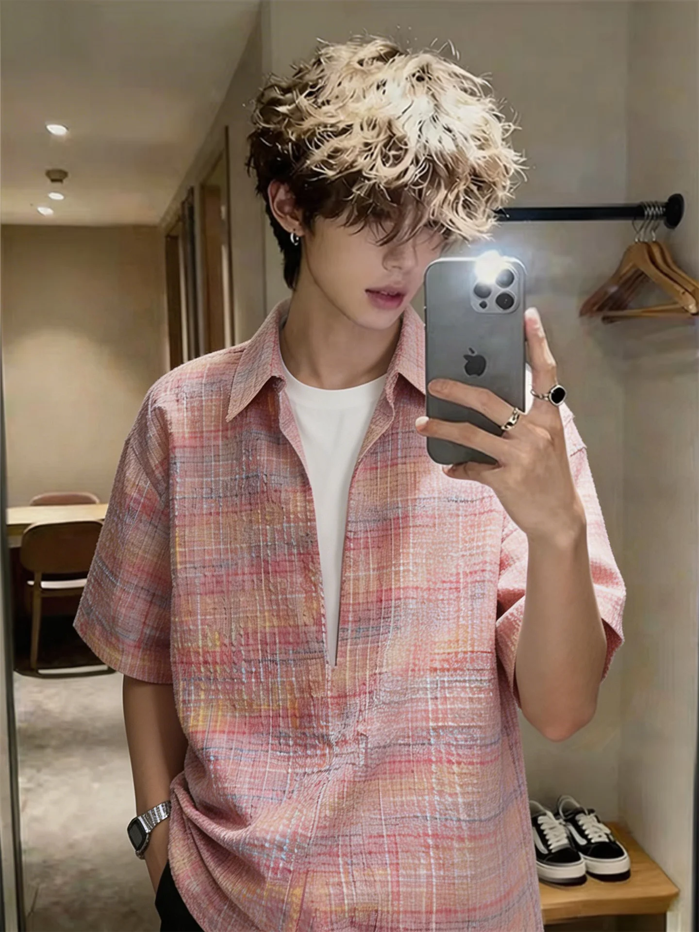Dopamine Pink Bubble Cloth Plaid Short Sleeve Men's Shirt Summer Casual Style Fake Two-Piece Turn-down Collar Outerwear
Dopamine Pink Bubble Cloth Plaid Short Sleeve Men's Shirt Summer Casual Style Fake Two-Piece Turn-down Collar Outerwear