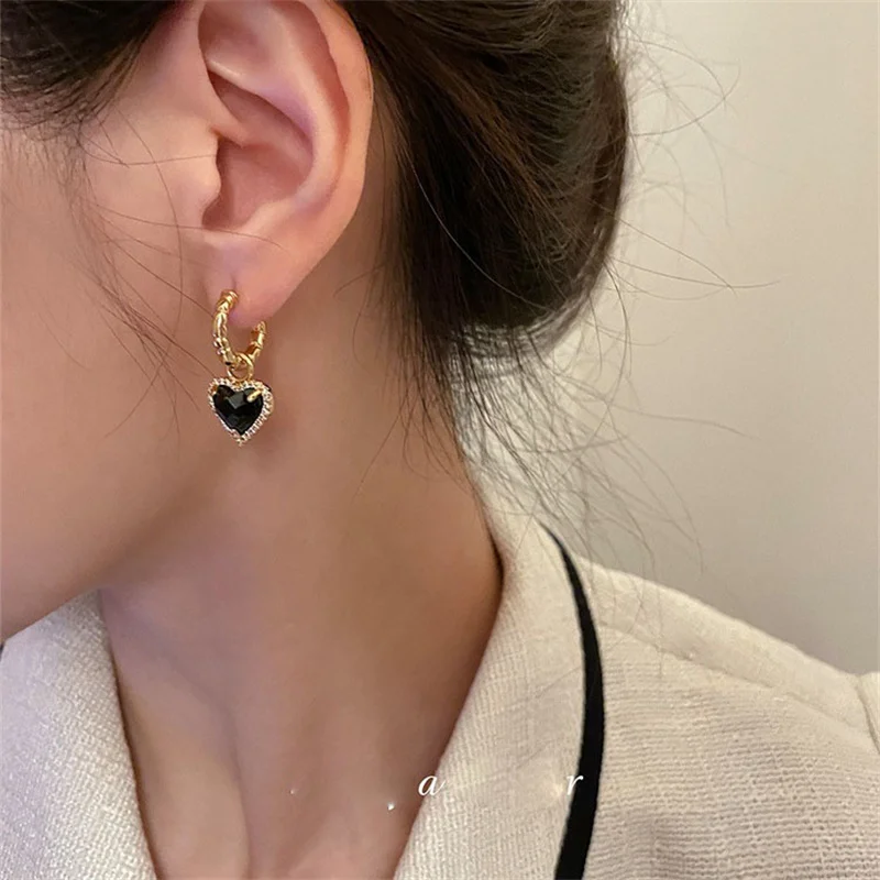Fashion Black LOVE Heart Zircon Drop Earrings for Women Couple Creative Elegant Holiday Party Jewelry Accessories Wholesale
Fashion Black LOVE Heart Zircon Drop Earrings for Women Couple Creative Elegant Holiday Party Jewelry Accessories Wholesale