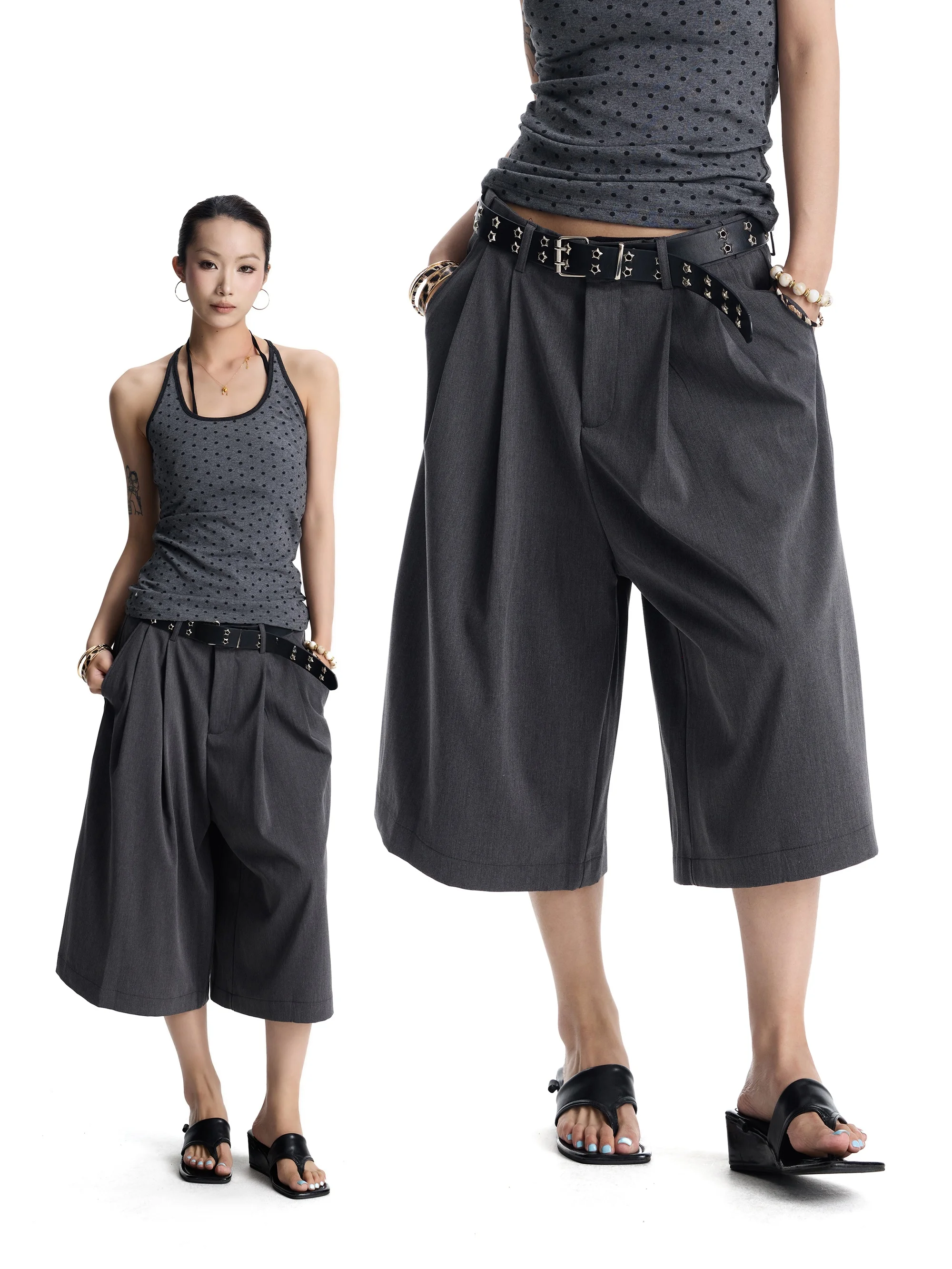 Slimming High Waist Pleated Wide Leg Pants College Style Five-Button Casual Trousers for Women Polyester Blend Comfortable
Slimming High Waist Pleated Wide Leg Pants College Style Five-Button Casual Trousers for Women Polyester Blend Comfortable