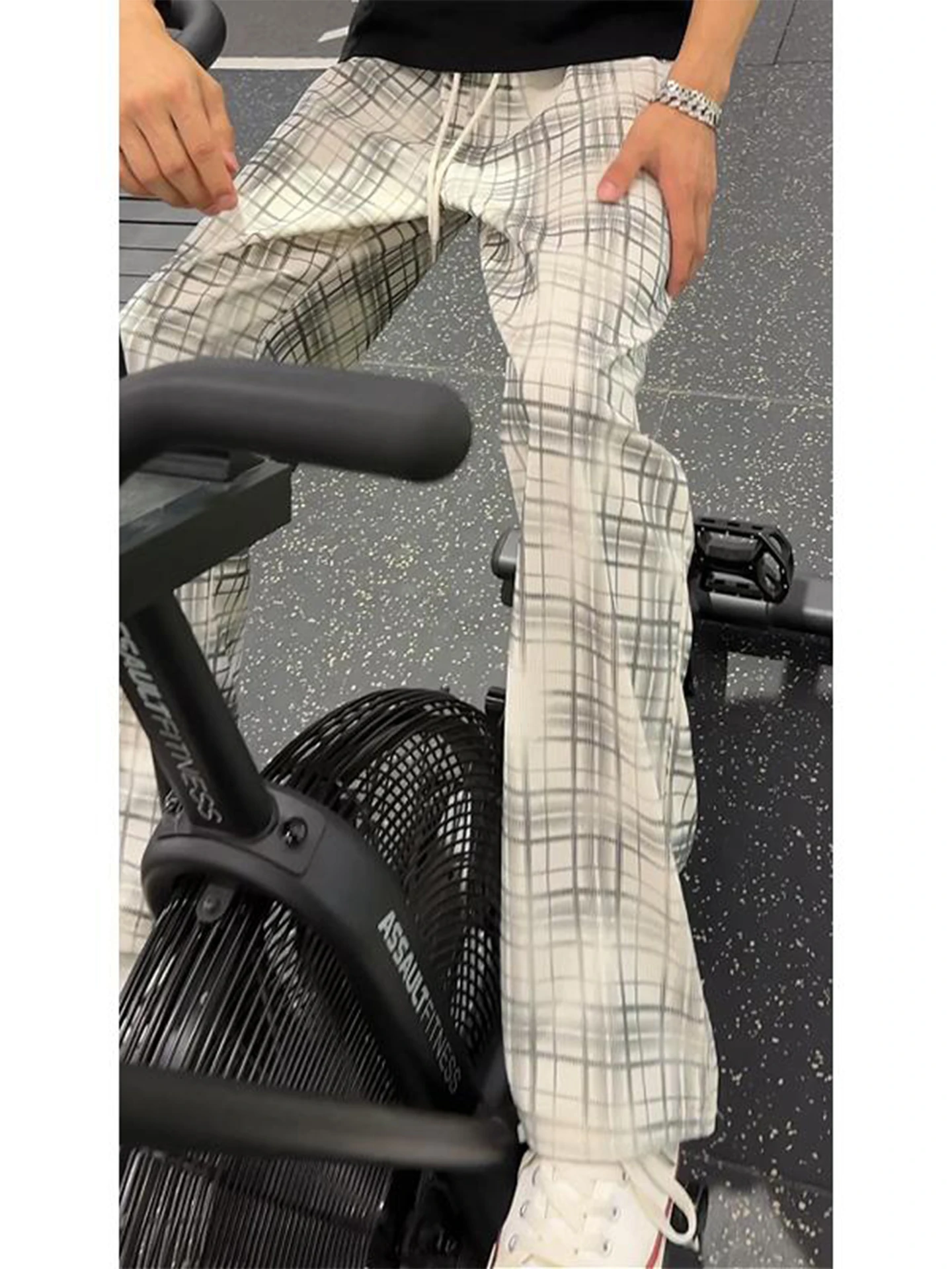 Cleanfit American Retro Summer Thin Ice Silk Sport Casual Pants Men's Checkered Loose Fit Straight Leg Elastic Waistband
Cleanfit American Retro Summer Thin Ice Silk Sport Casual Pants Men's Checkered Loose Fit Straight Leg Elastic Waistband