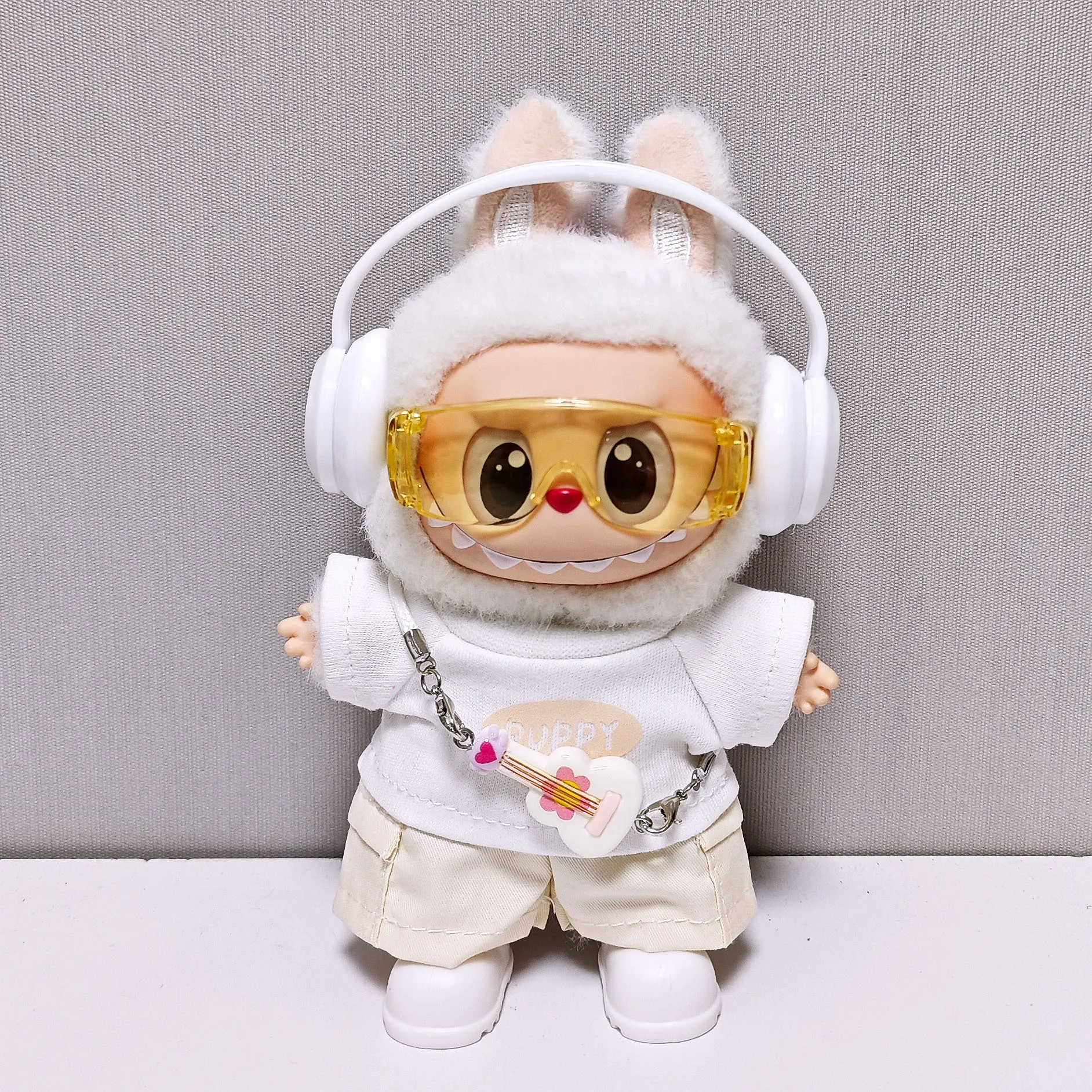 Clothes For Labubu 1st-3rd Gen 15/17cm Dolls Sweet Beige Themed Outfit Set T - Shirt Beige Cargo Shorts Headphone Accessories
Clothes For Labubu 1st-3rd Gen 15/17cm Dolls Sweet Beige Themed Outfit Set T - Shirt Beige Cargo Shorts Headphone Accessories