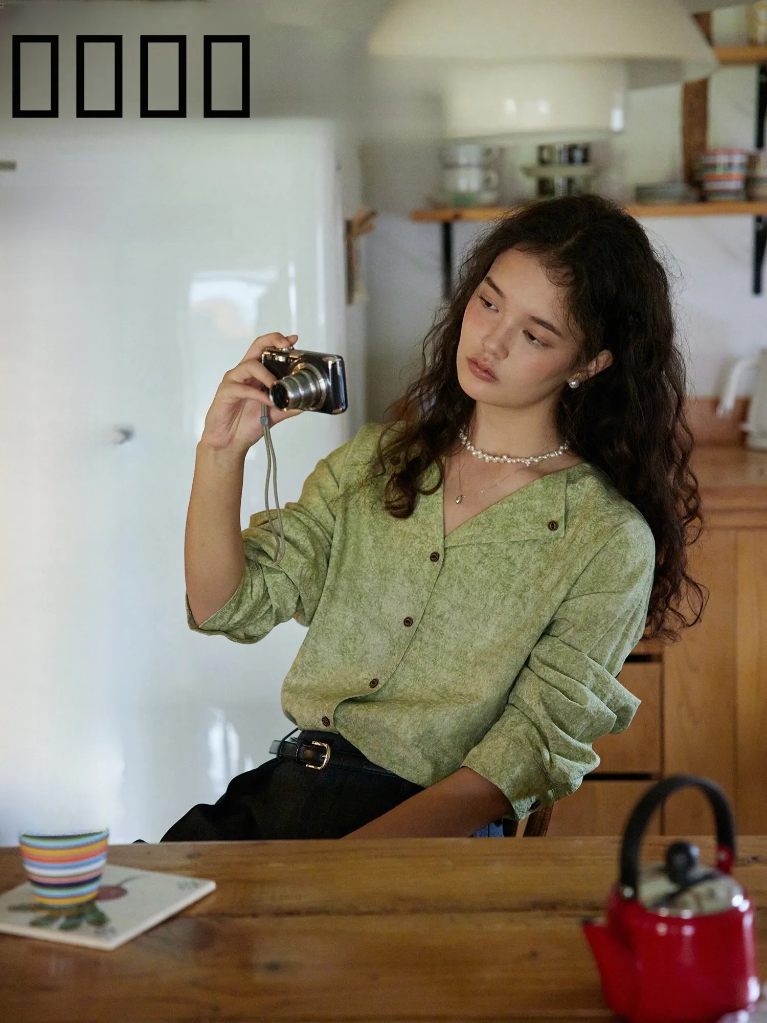 Loose Long Sve V-Ne Printed irt Women's Autumn een Top Slimming Effect Casual Faion Retro Sle Cotton Blend
Loose Long Sve V-Ne Printed irt Women's Autumn een Top Slimming Effect Casual Faion Retro Sle Cotton Blend