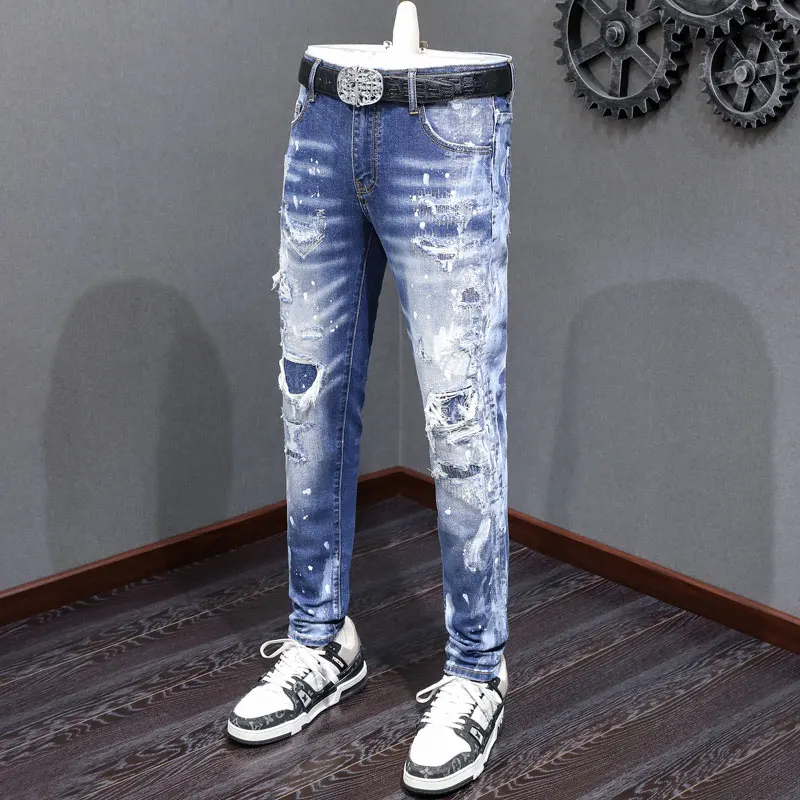 Fashionable new men's jeans with stretch, slim fit, washed water, nostalgic patch, painted light blue jeans, designer high stree
Fashionable new men's jeans with stretch, slim fit, washed water, nostalgic patch, painted light blue jeans, designer high stree