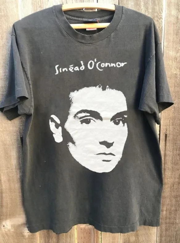 Футболка VTG ‘80s Sinead O’ Connor Band Bjork PJ Harvey QT2623
Футболка VTG ‘80s Sinead O’ Connor Band Bjork PJ Harvey QT2623
