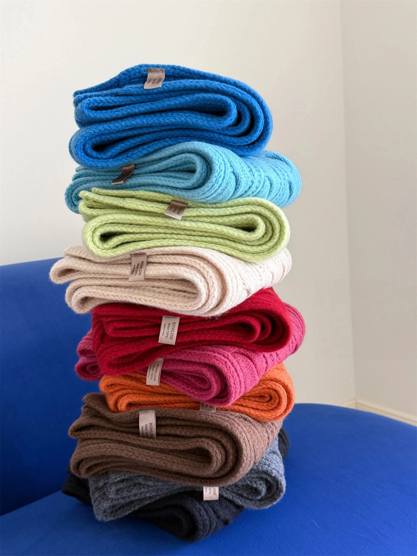 100% Wool Warm Soft Knitted Twist Scarf Women's Winter Versatile Student Couple Thickened Warm Pure Wool Blue Green Scarf
100% Wool Warm Soft Knitted Twist Scarf Women's Winter Versatile Student Couple Thickened Warm Pure Wool Blue Green Scarf