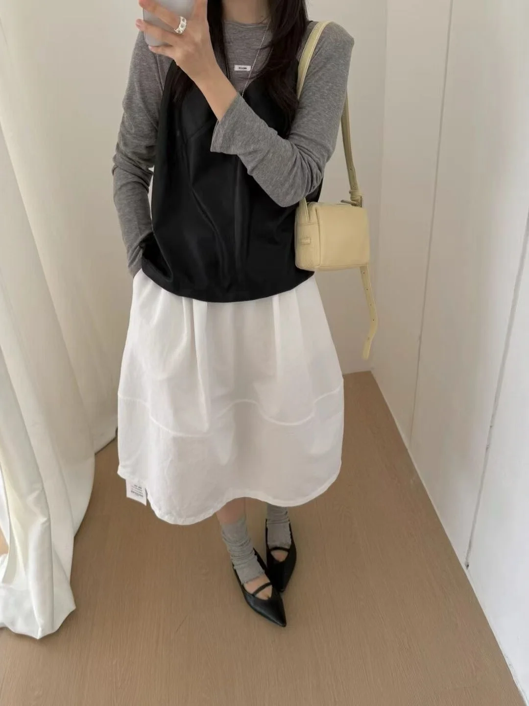 Korean Style High Waist Floral Print Half Body Skirt Women's Summer New Casual Slimming A-Line Midi Skirt with Pockets
Korean Style High Waist Floral Print Half Body Skirt Women's Summer New Casual Slimming A-Line Midi Skirt with Pockets