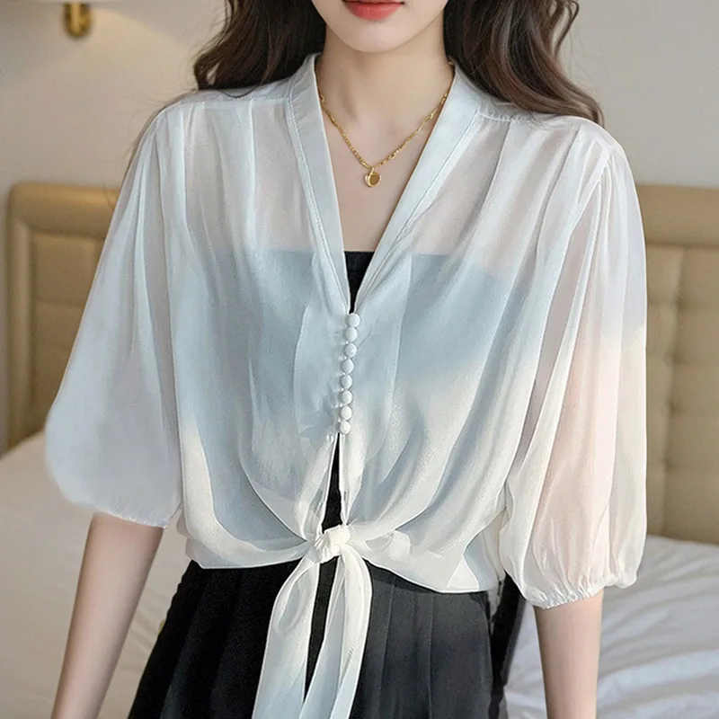 Summer Fashion Casual V-Neck Women Shirt White Black Chiffon Sunscreen Shirt Blouse Women Tops Camisas De Mujer Blusas 2025 N584
Summer Fashion Casual V-Neck Women Shirt White Black Chiffon Sunscreen Shirt Blouse Women Tops Camisas De Mujer Blusas 2025 N584