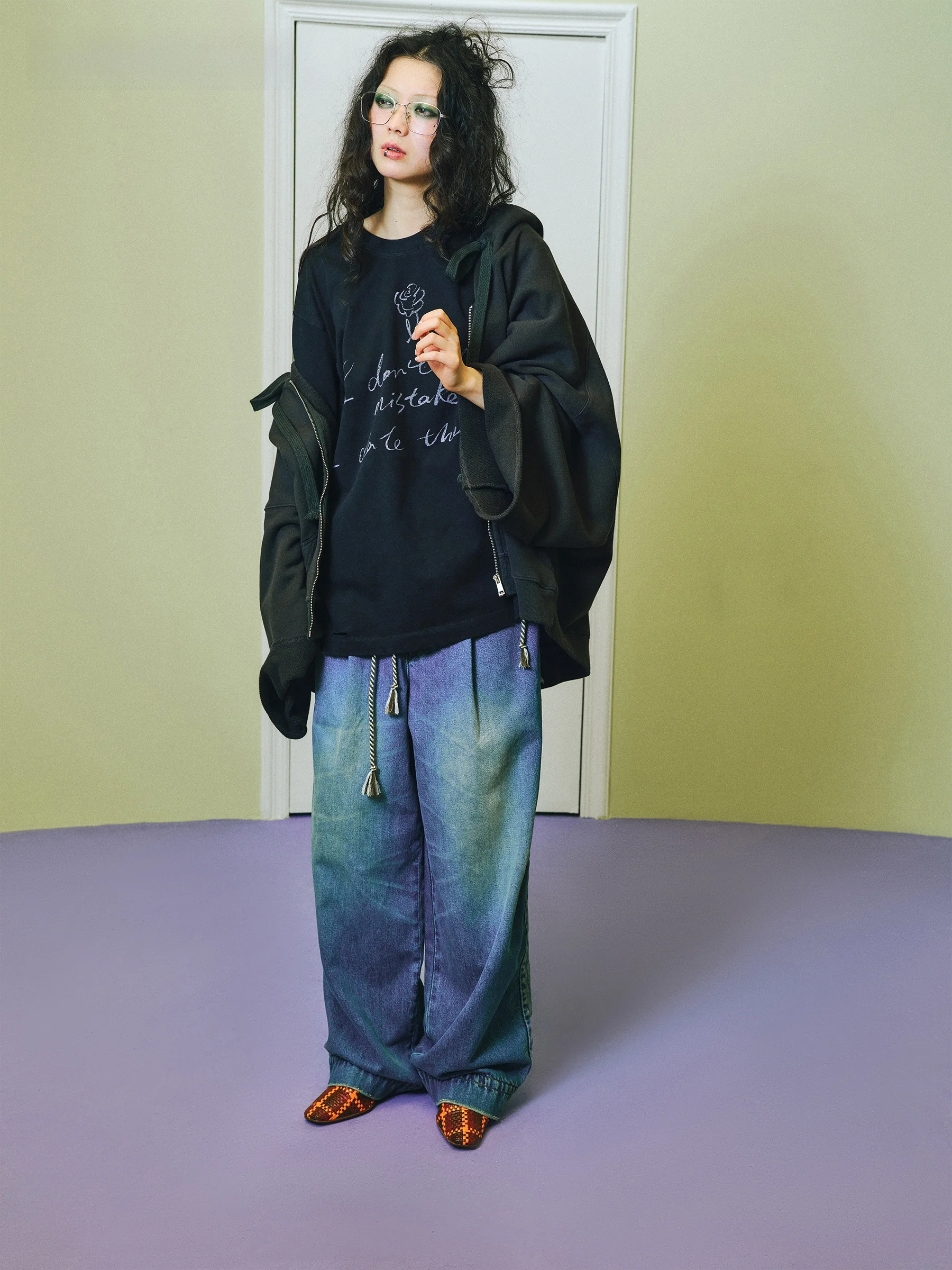 Ретро-кардиган-худи из мягкого винтажного хлопка с широкими рукавами, свободного кроя, для женщин, весна 2026
Ретро-кардиган-худи из мягкого винтажного хлопка с широкими рукавами, свободного кроя, для женщин, весна 2026