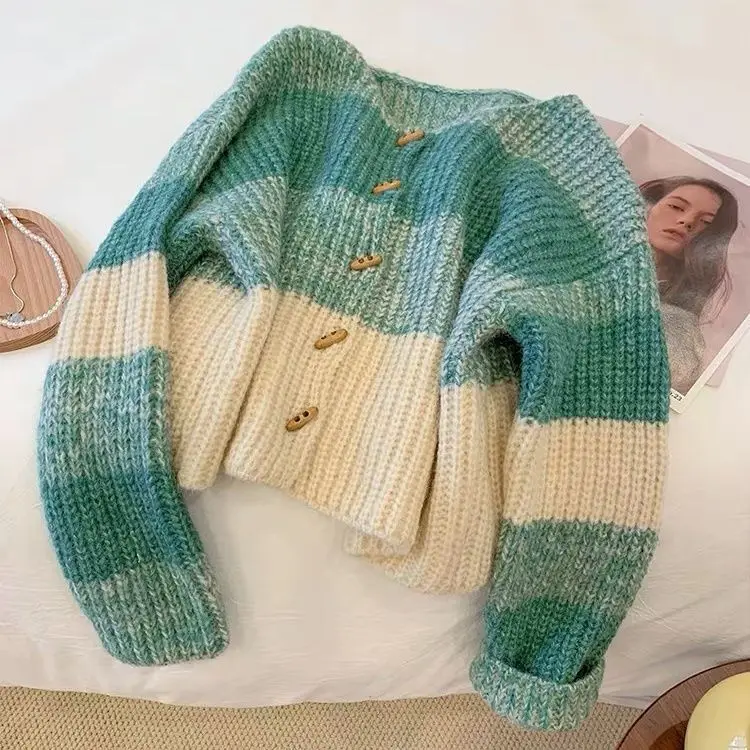 2024 Autumn New Fashion Gradient Striped Knitted Cardigan Sweater Loose Lazy Color-blocked Coat
2024 Autumn New Fashion Gradient Striped Knitted Cardigan Sweater Loose Lazy Color-blocked Coat
