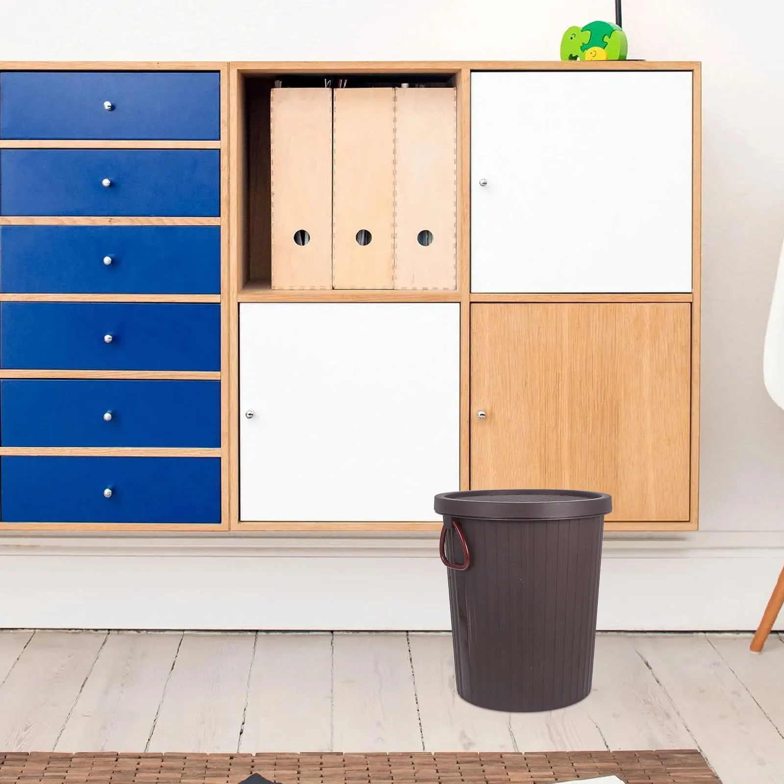 Tea Dregs Trash Can PP Material Kitchen Bathroom Garbage Can Lid Small Plastic Waste Bin Household Use
Tea Dregs Trash Can PP Material Kitchen Bathroom Garbage Can Lid Small Plastic Waste Bin Household Use