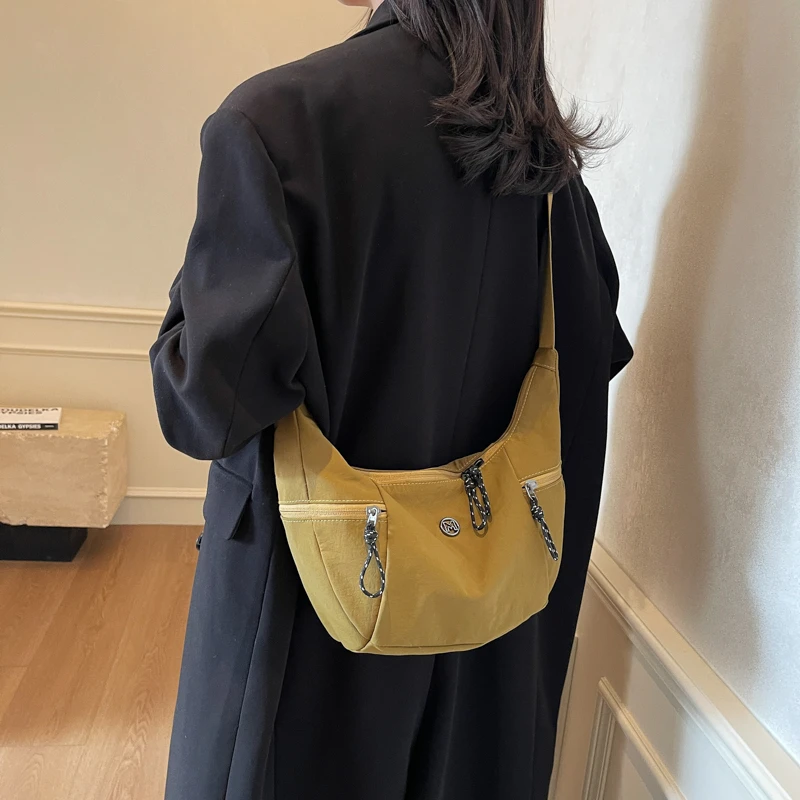 Large Capacity Trendy New Versatile Women's Commuting Storage Dumpling Bag Simple Casual Canvas Single Shoulder Crossbody Bags
Large Capacity Trendy New Versatile Women's Commuting Storage Dumpling Bag Simple Casual Canvas Single Shoulder Crossbody Bags