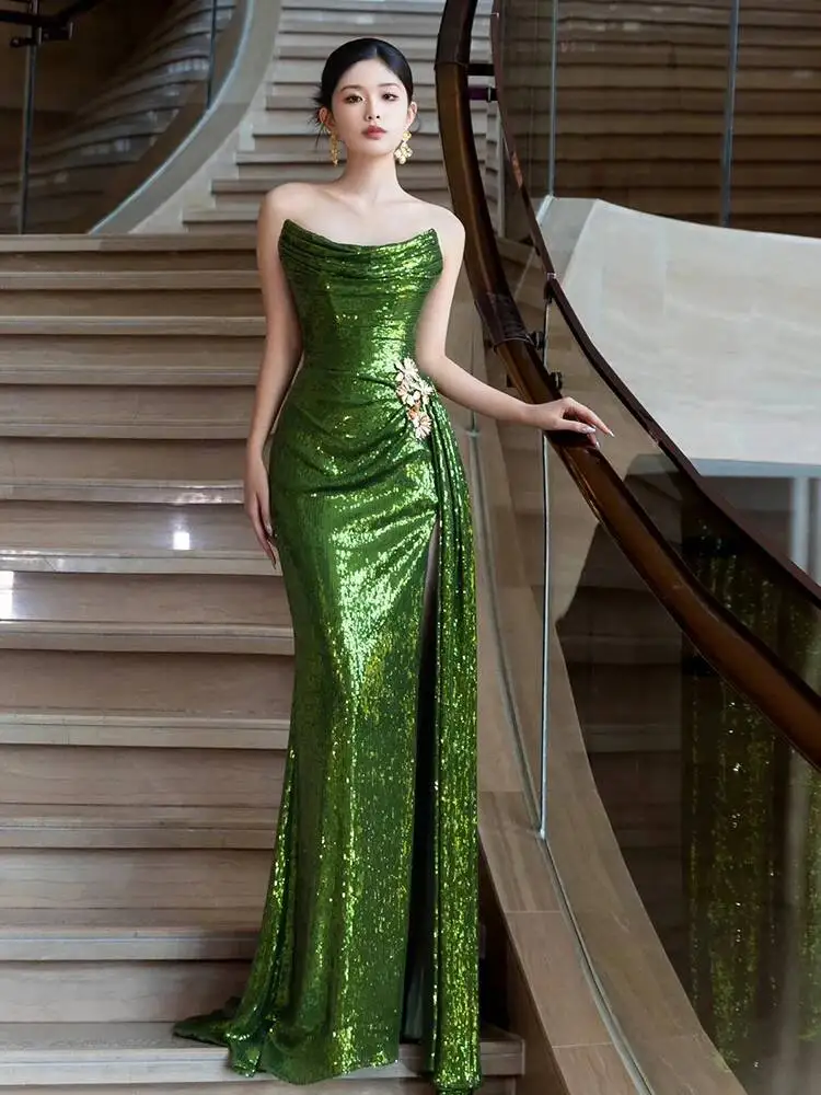 gown Green strapless with evening sexy backless slit, high-end banquet, light luxury, niche toast, sequined fishtail skirt
gown Green strapless with evening sexy backless slit, high-end banquet, light luxury, niche toast, sequined fishtail skirt