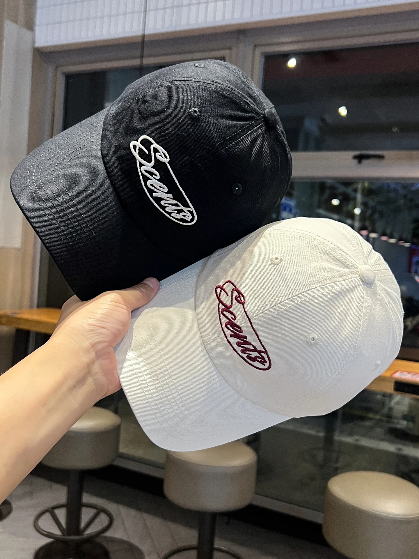 Embroidered Letter Baseball Cap for Men and Women, Washed Cotton Sun Hat, Versatile Face-Slimming Duckbill Cap
Embroidered Letter Baseball Cap for Men and Women, Washed Cotton Sun Hat, Versatile Face-Slimming Duckbill Cap