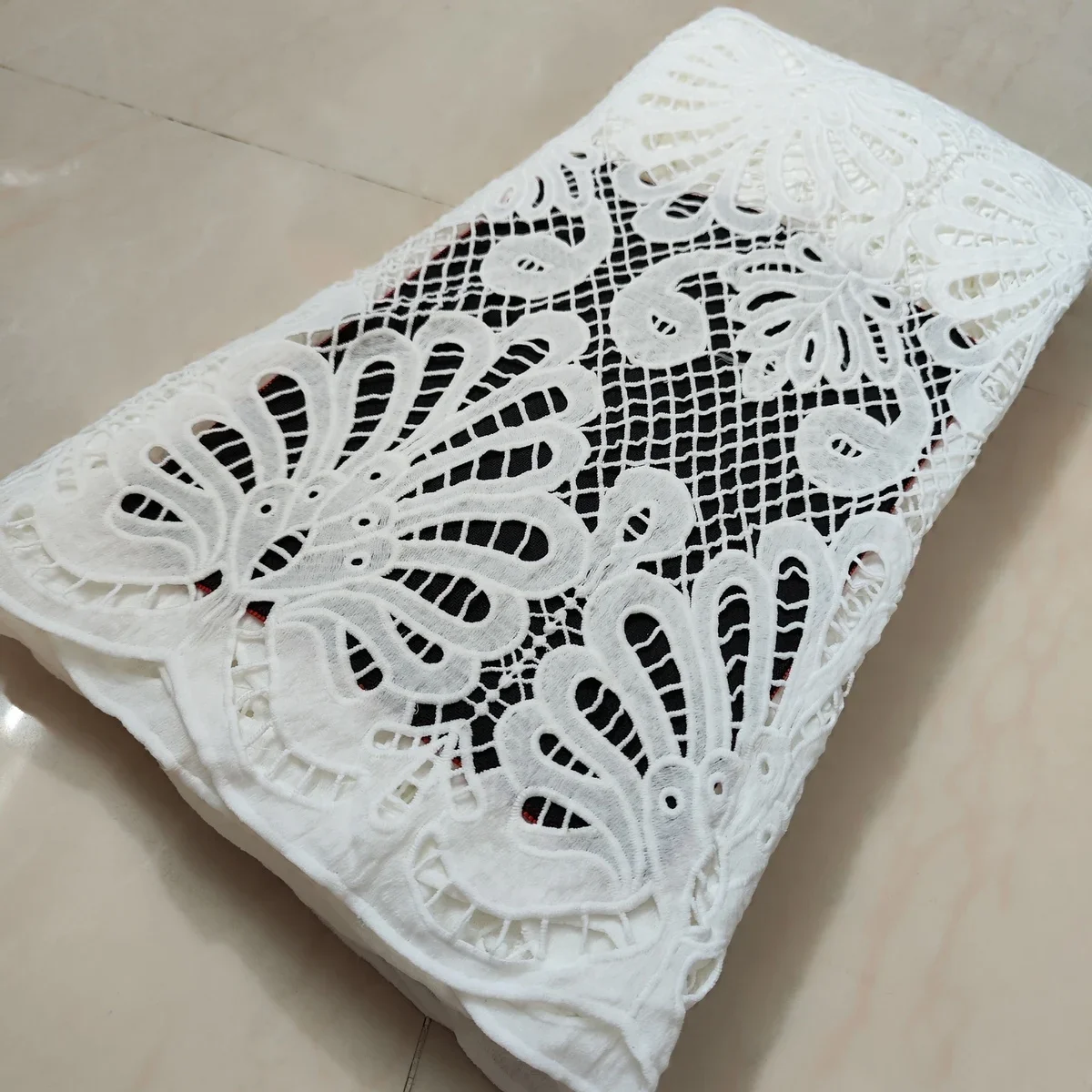 2023 High Quality Classicla White Nigerian Water Soluble Lace Fabric African Gipure Cord Lace Fabric For Women Dress KJFT2312
2023 High Quality Classicla White Nigerian Water Soluble Lace Fabric African Gipure Cord Lace Fabric For Women Dress KJFT2312