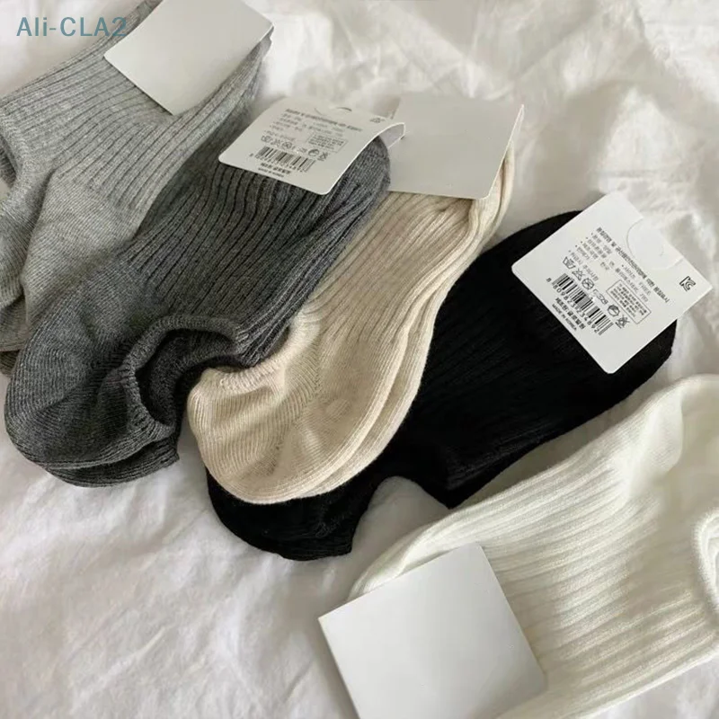 Korean Solid Color Knitted Sports Casual Breathable Shallow Thread Boat Socks For Women
Korean Solid Color Knitted Sports Casual Breathable Shallow Thread Boat Socks For Women