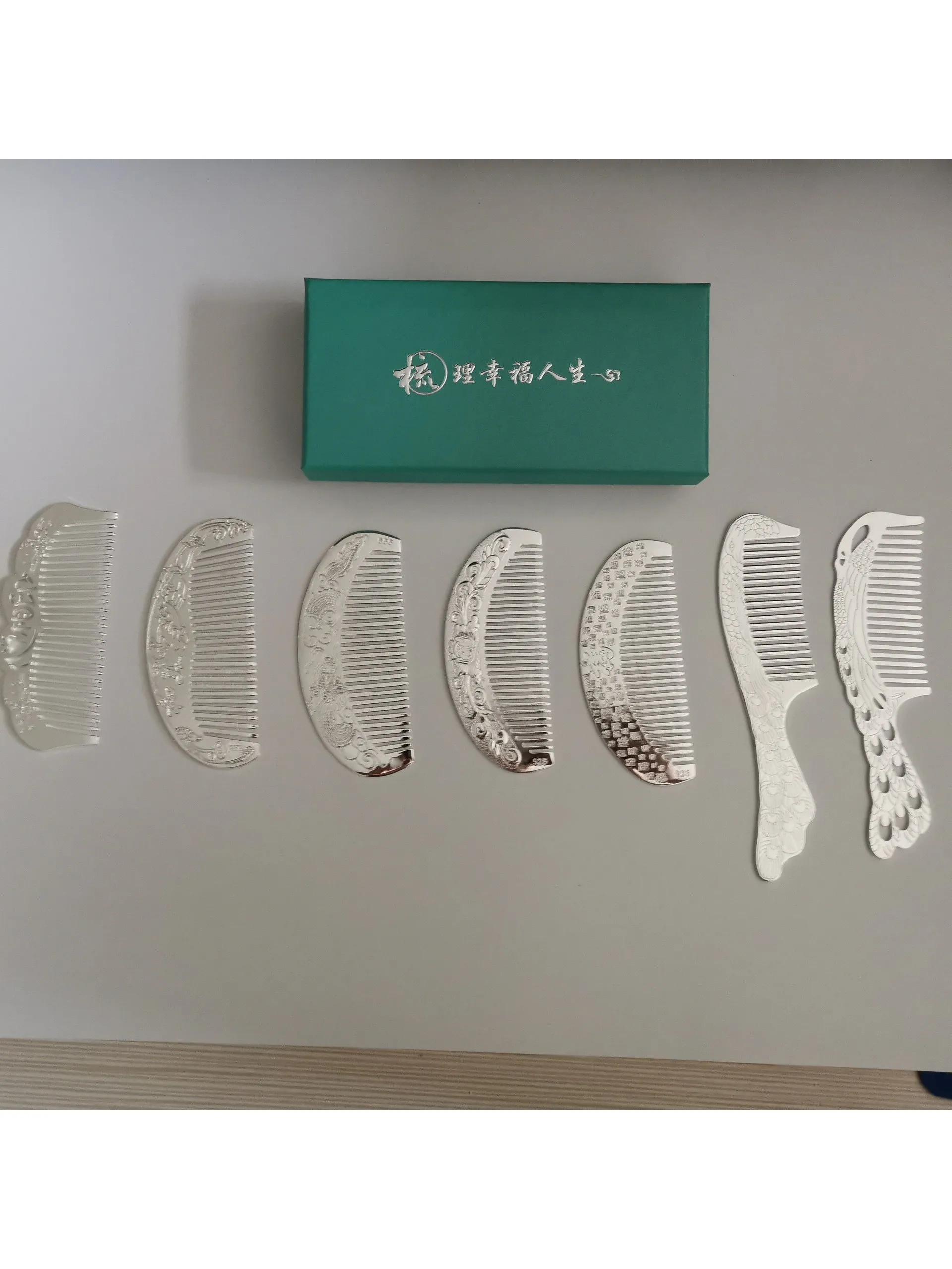 Handmade Alloy Comb Plated Silver Jewelry Store Display Street Vendor Silver Comb Gift Personal Care Tool Hair Comb
Handmade Alloy Comb Plated Silver Jewelry Store Display Street Vendor Silver Comb Gift Personal Care Tool Hair Comb