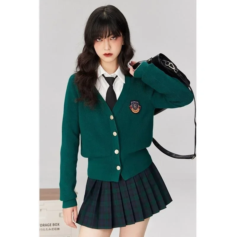 2025 Autumn/Winter New Solid V-Neck Embroidered Emblem Academy Style Women's Sweet Casual Versatile Long Sleeve Knitted Cardigan
2025 Autumn/Winter New Solid V-Neck Embroidered Emblem Academy Style Women's Sweet Casual Versatile Long Sleeve Knitted Cardigan