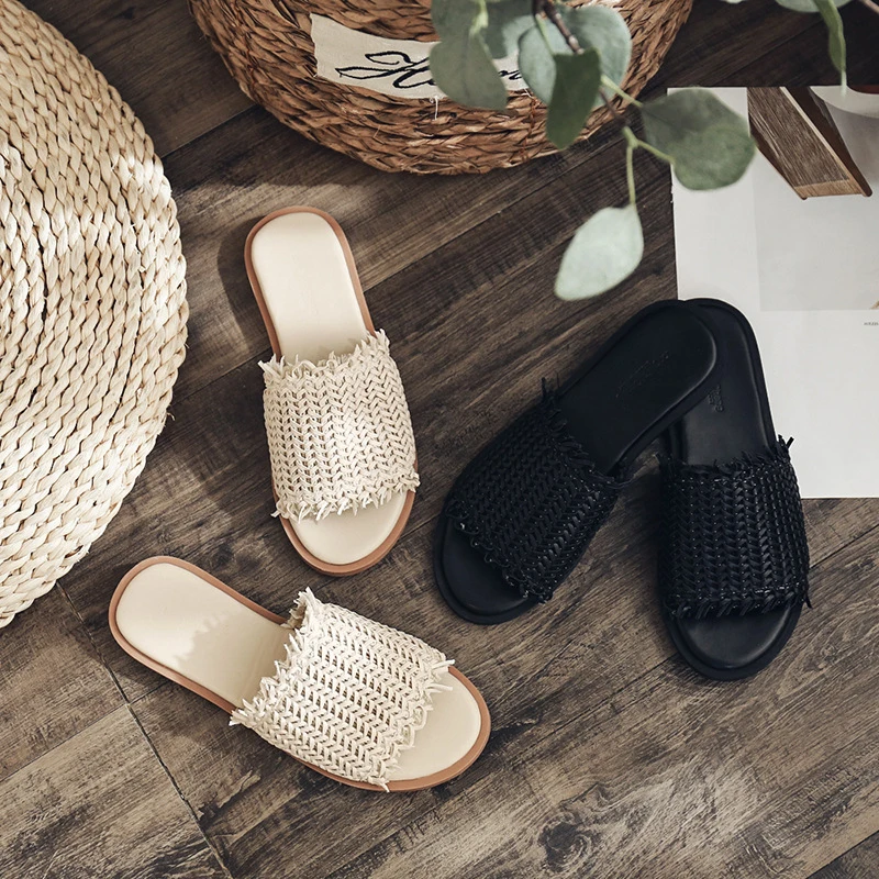 Women's Outdoor Slippers2026New Summer Korean Style Fashionable Versatile Flat Woven Sandals for Women
Women's Outdoor Slippers2026New Summer Korean Style Fashionable Versatile Flat Woven Sandals for Women