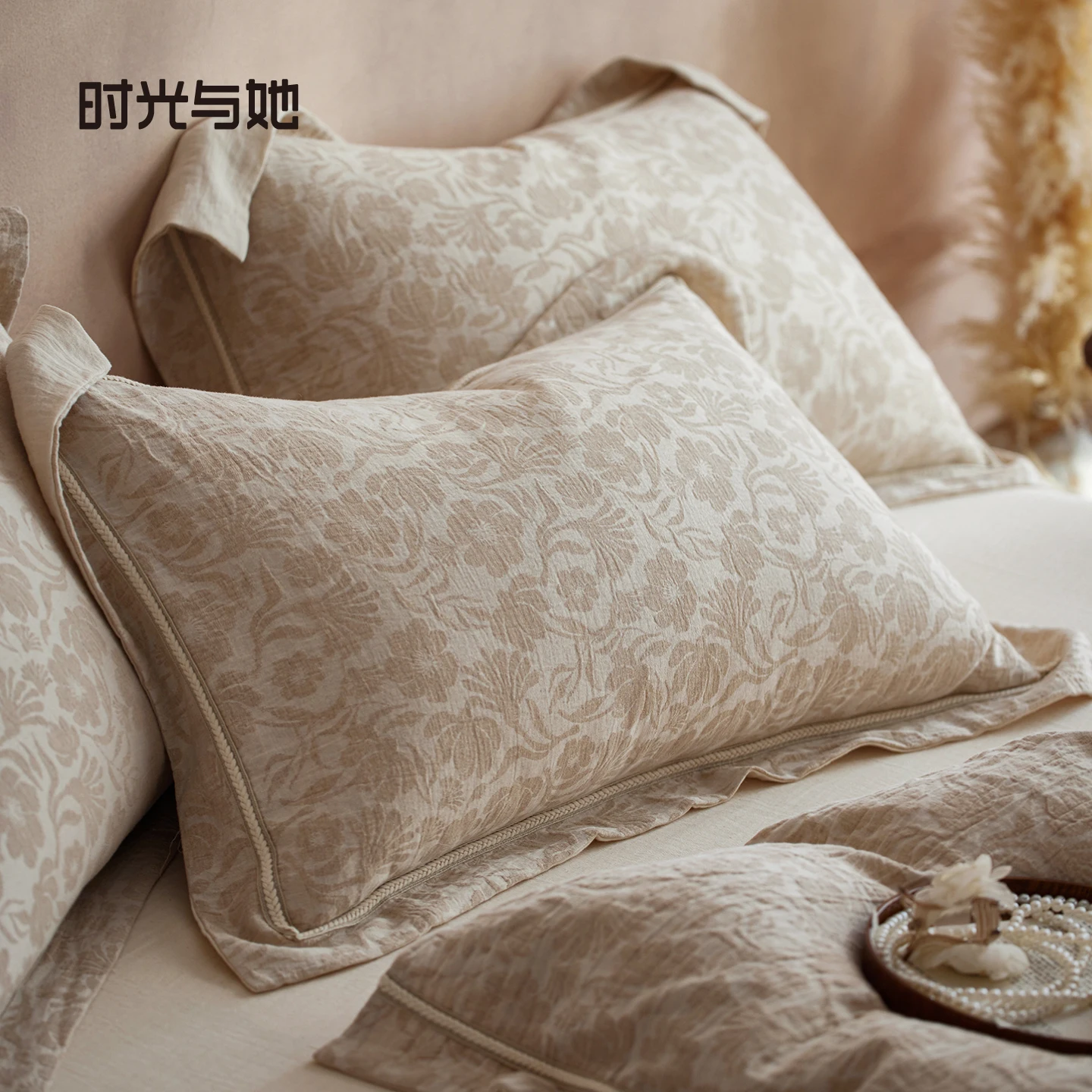 Cotton Linen Embroidered Pillowcases Floral Pattern Heavyweight Long Rectangle Vintage Style Breathable All Seasons Home Decor
Cotton Linen Embroidered Pillowcases Floral Pattern Heavyweight Long Rectangle Vintage Style Breathable All Seasons Home Decor